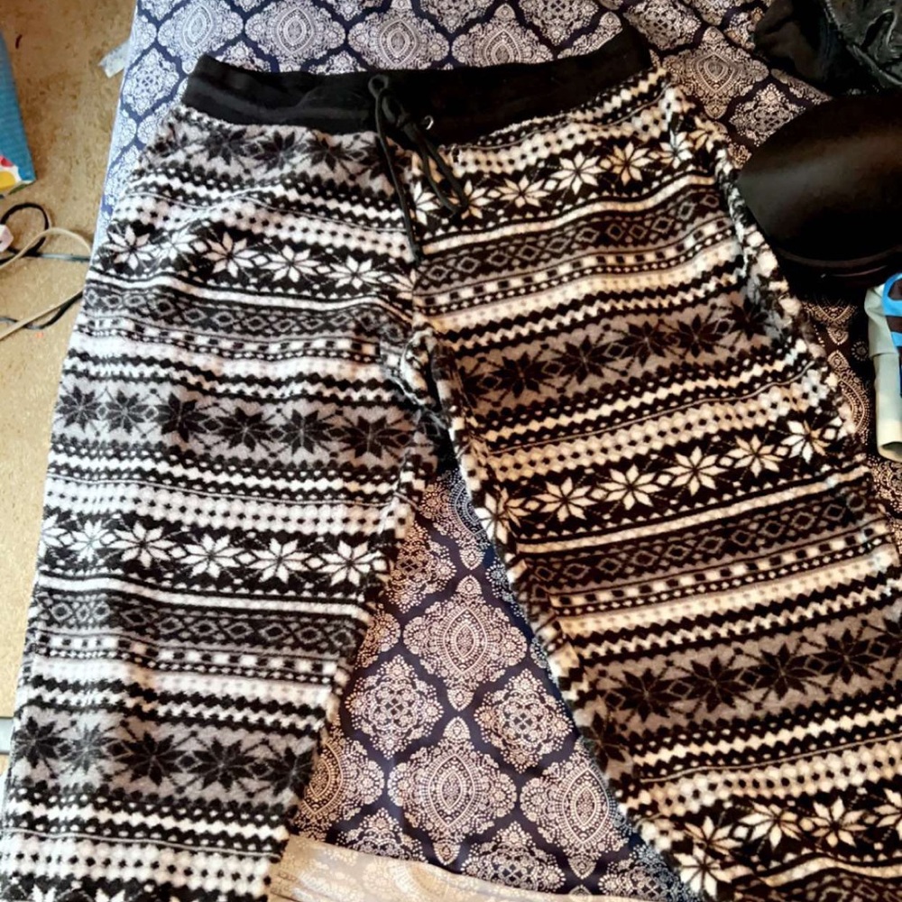 black and white snowflake pj pants